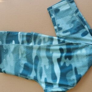 Xersion Quick green  dri 7/8 ankle leggings Size 1X